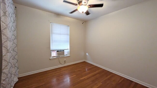 Building Photo - 1110 Sumner Dr