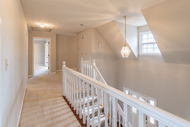 Building Photo - Welcome to this stunning 4-bedroom, 3-bathroom home located in the vibrant neighborhood of Kriste...