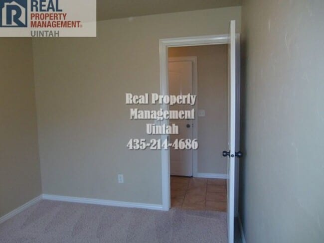 Building Photo - Legacy Meadows Twin Home