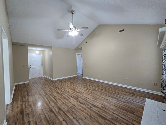 Building Photo - 1520 Crowndale Dr