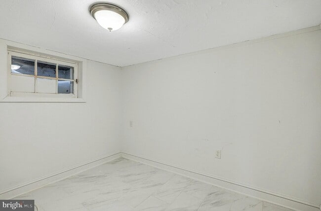 Building Photo - 3916 Military Rd