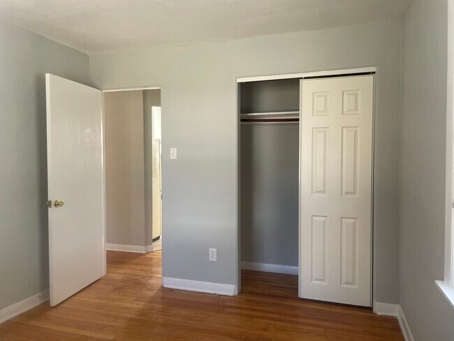 Building Photo - 100 E Stewart Rd