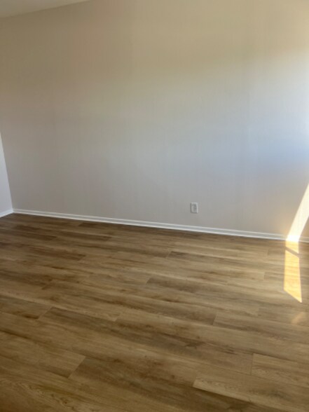 Building Photo - 3568 Vinton Ave