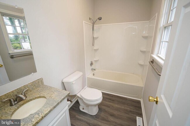 Building Photo - 28975 Aleine Ave