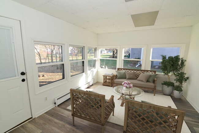 Building Photo - 2309 Sudbury Ln