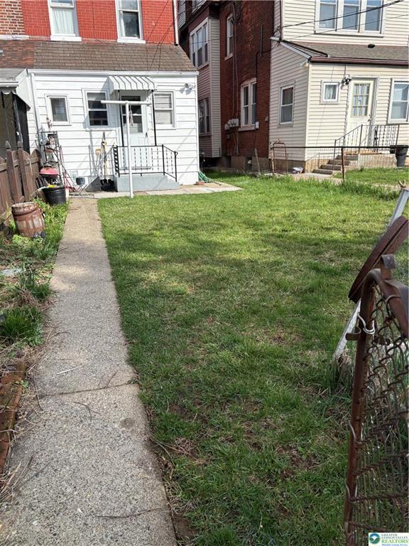 Building Photo - 2248 Birch St