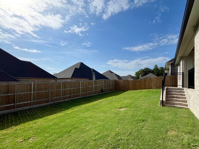 Building Photo - 7123 Alexander Dr