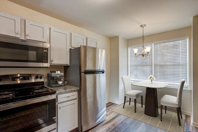Building Photo - 1853 Bradfield Dr