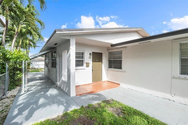 Building Photo - 85 W 24th St