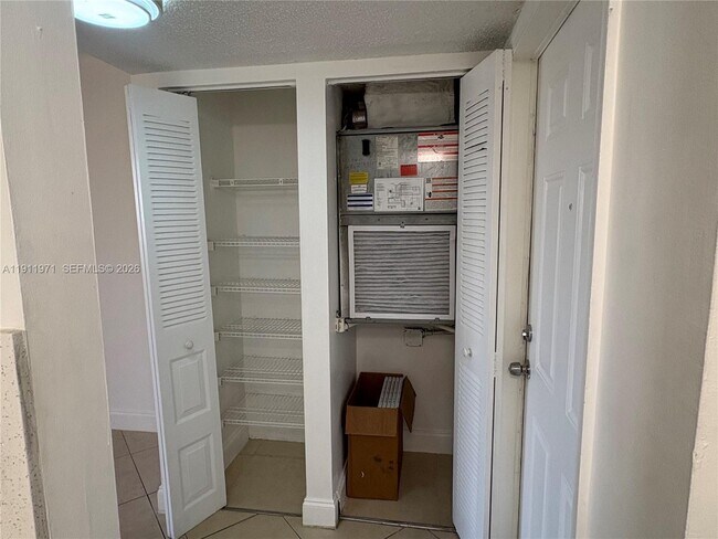 Building Photo - 1040 NW 80th Ave