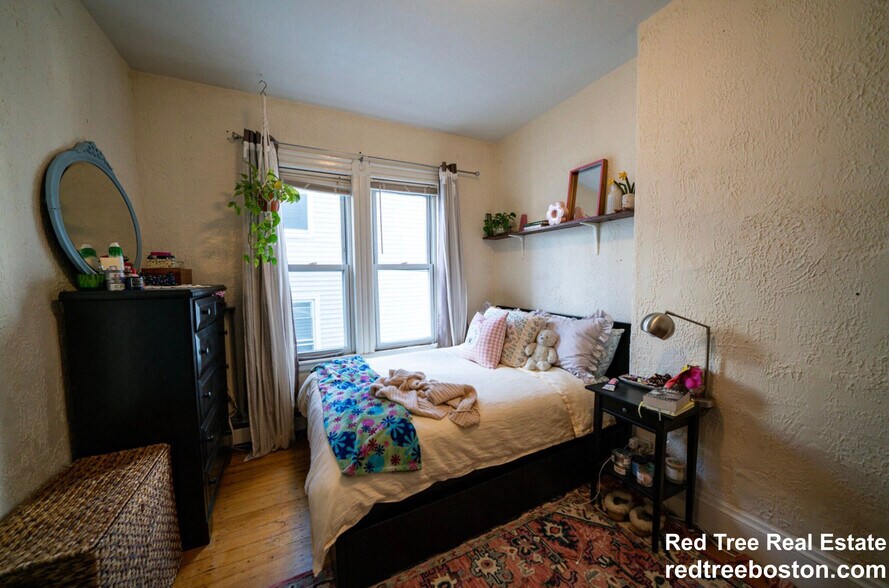 Building Photo - 133 Saint Alphonsus St