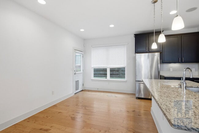 Building Photo - 5901 Rubicon Run