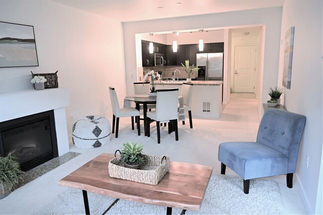 Building Photo - North Canal Station Condo
