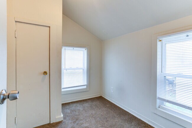 Building Photo - 1103 Fentress Rd