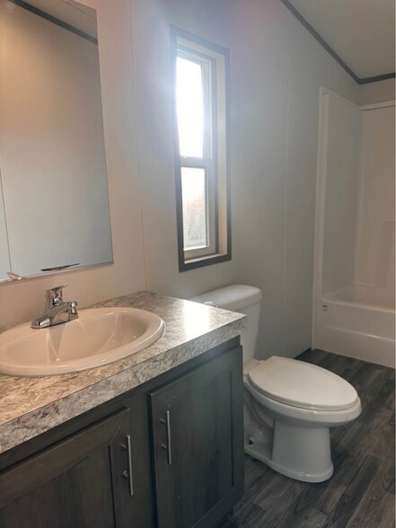 Building Photo - 3200 S Highland Park Dr