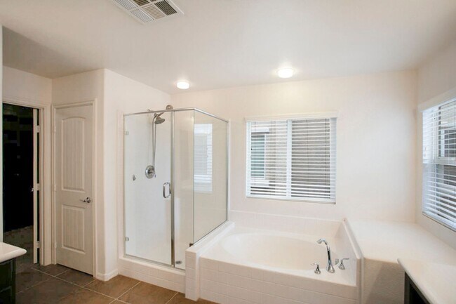 Building Photo - 3 Story Home With Large Loft IN Providence