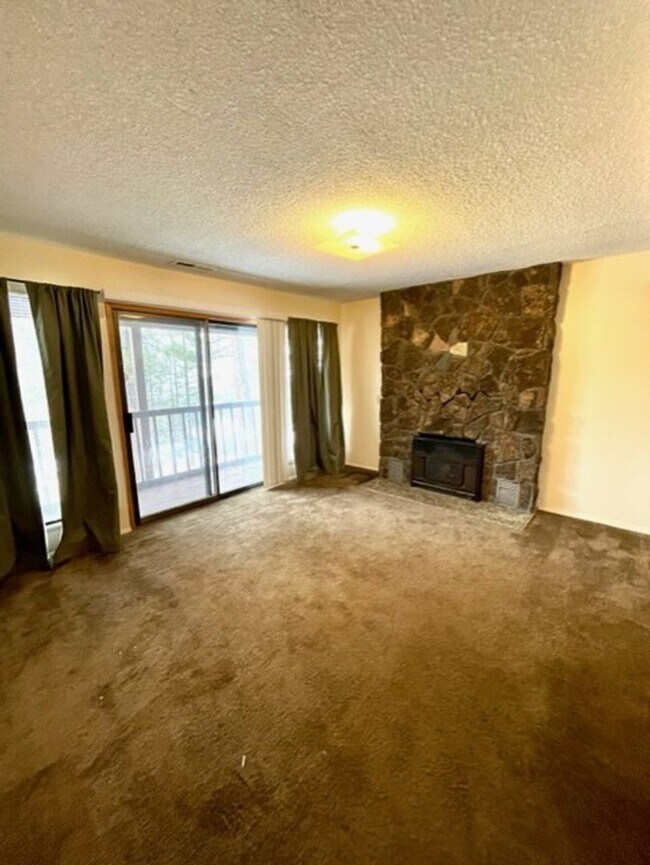 Building Photo - One of a kind property!  Huge lot, great h...