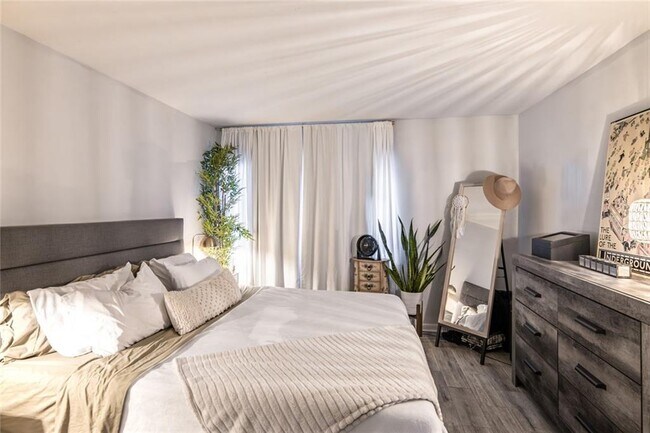 Building Photo - 2109 Defoors Ferry Rd NW