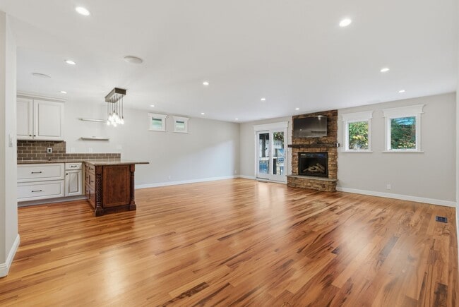 Building Photo - Exceptional Home in the Back of the Valley, Pacifica