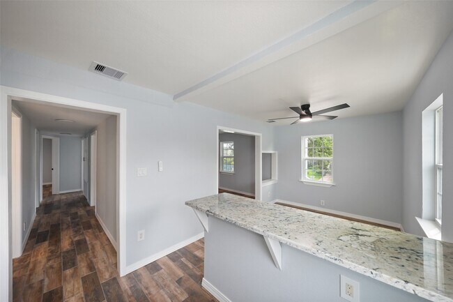 Building Photo - 2222 44th St