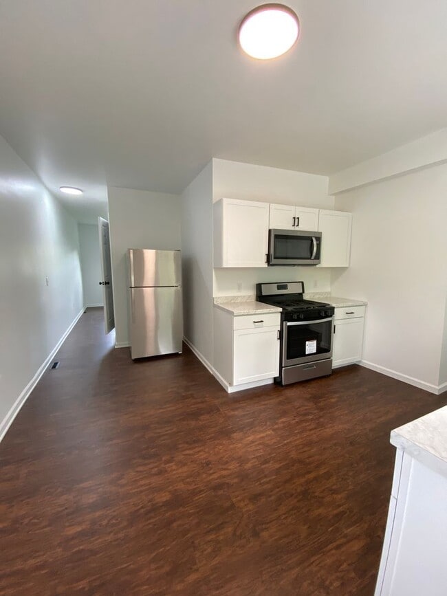 Building Photo - 924 Excelsior St