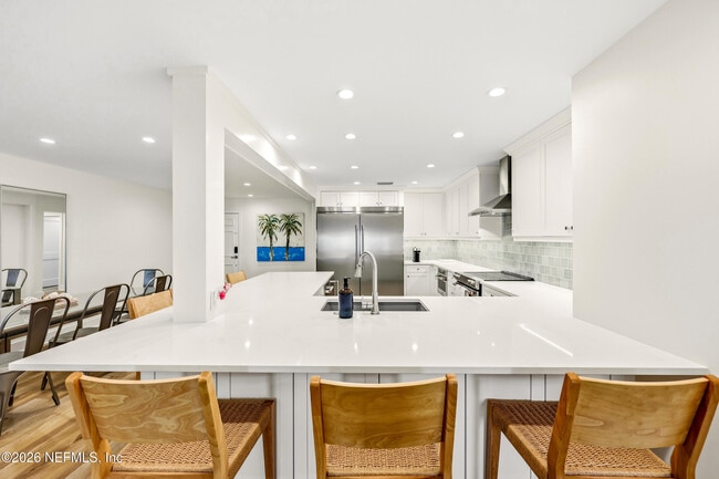 Building Photo - 10 10th St