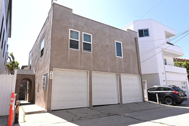 Building Photo - Highland (Crest)