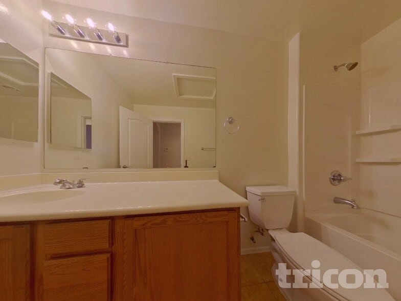 Building Photo - 30266 W Earll Dr