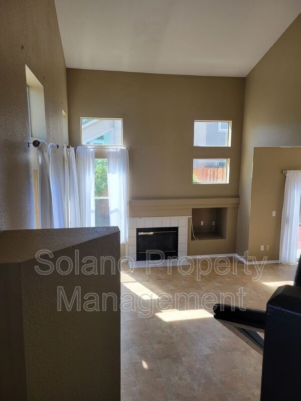 Building Photo - 358 Flagstone Cir