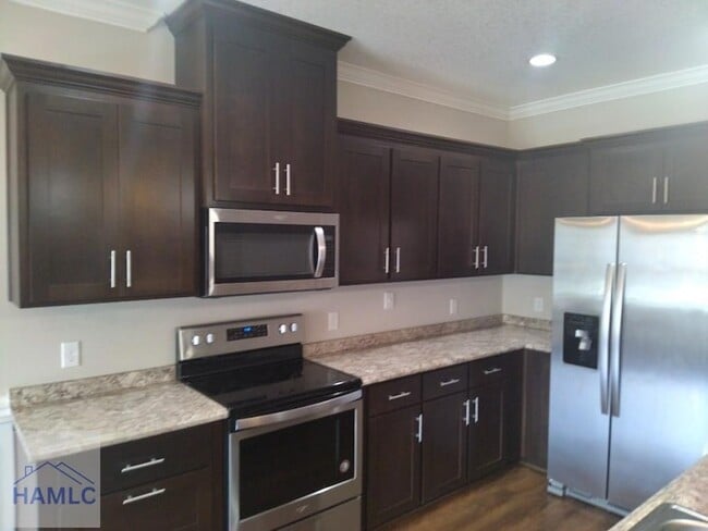 Building Photo - 729 Burke Dr