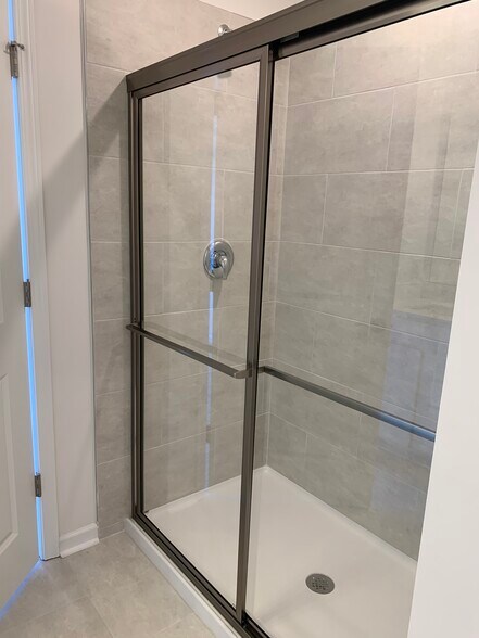 Building Photo - 7133 Mapleside Ln