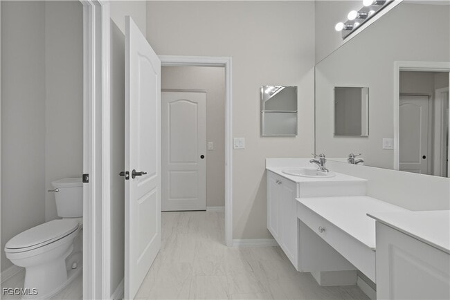 Building Photo - 15560 Laguna Hills Dr