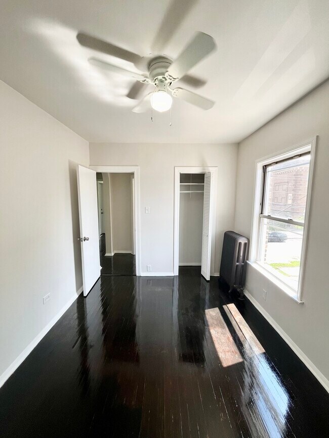 Building Photo - 948 N Kildare Ave