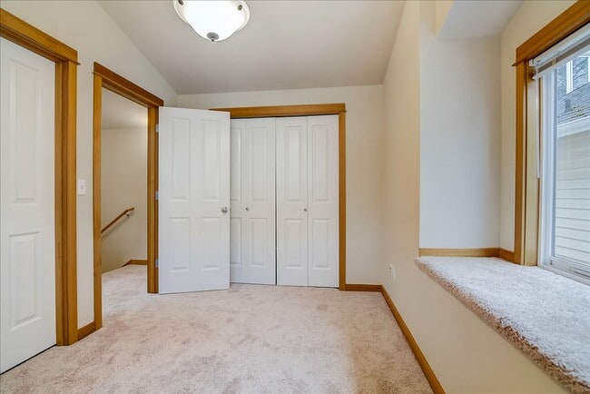 Building Photo - 844 NE 66th St