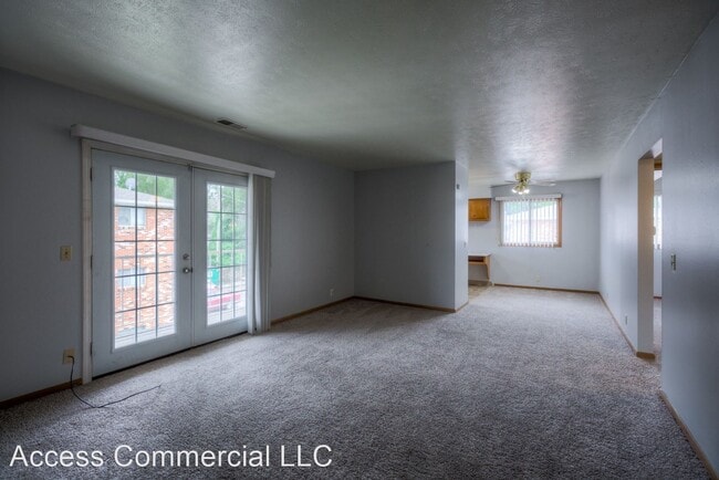 Building Photo - 2520-2528 S 60th St