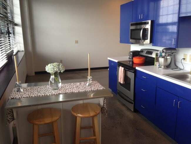 Building Photo - 2520 S 3rd St