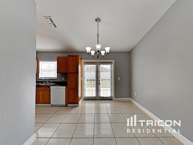 Building Photo - 871 Jarnac Dr