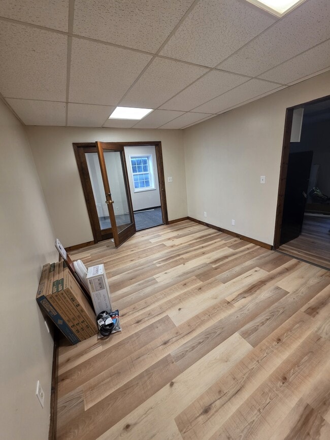 Building Photo - 320 Plum St