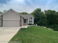 Building Photo - 3 Bedroom Home For Rent | Offered by Midwe...