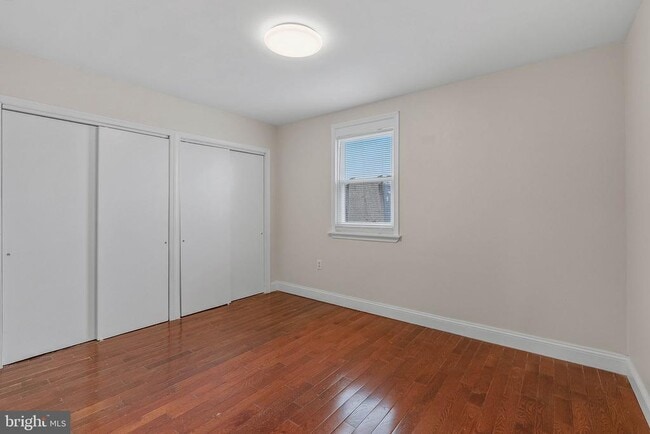 Building Photo - 402 Hoffman St