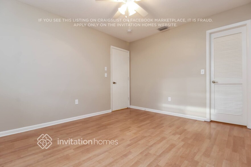 Building Photo - 1016 SW 37th St