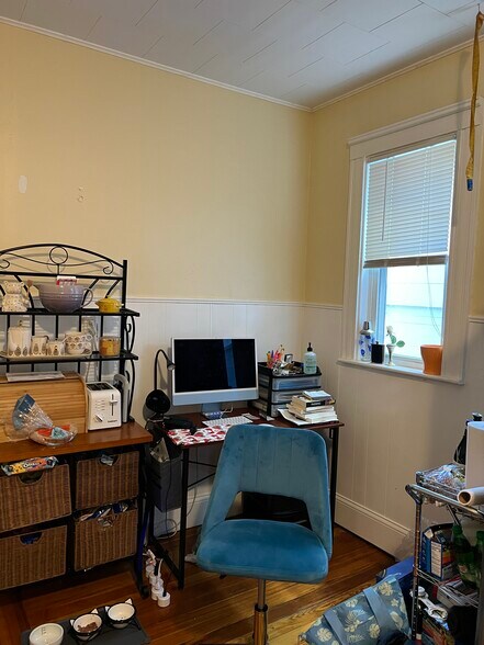 Building Photo - 17 Dow St