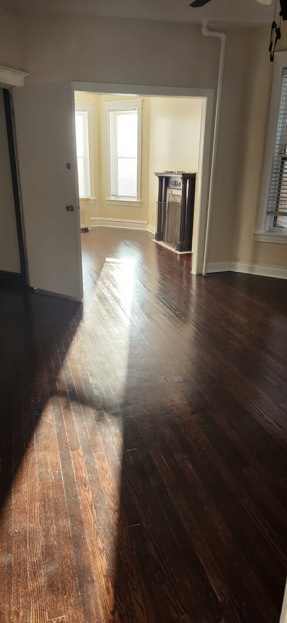 Building Photo - 6620 S Champlain Ave