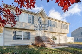 Building Photo - 33 Viking Ave