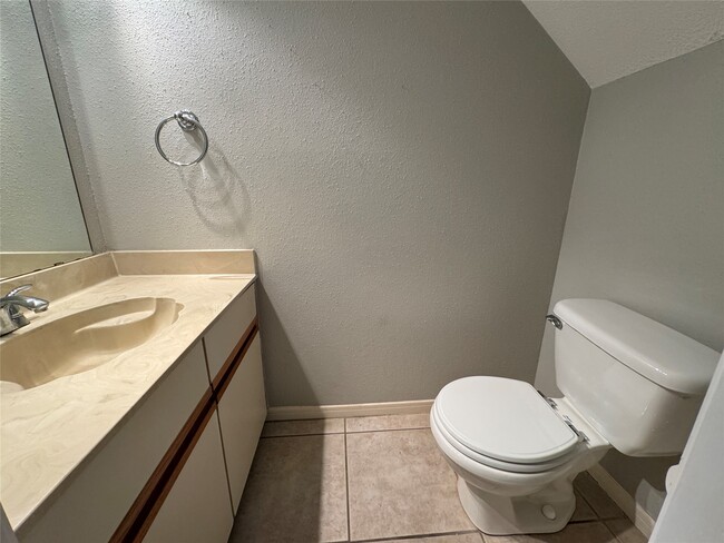 Building Photo - 9800 Pagewood Ln