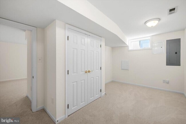 Building Photo - 5 Prescott Ln