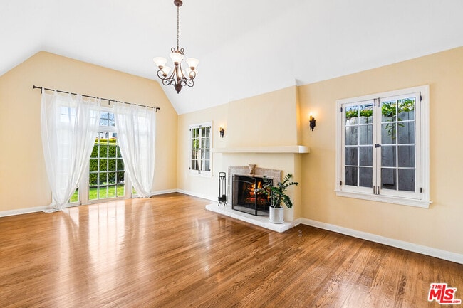 Building Photo - 650 S Gretna Green Way