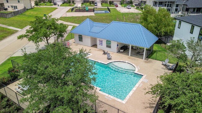 Building Photo - 11072 N Lake Mist Ln