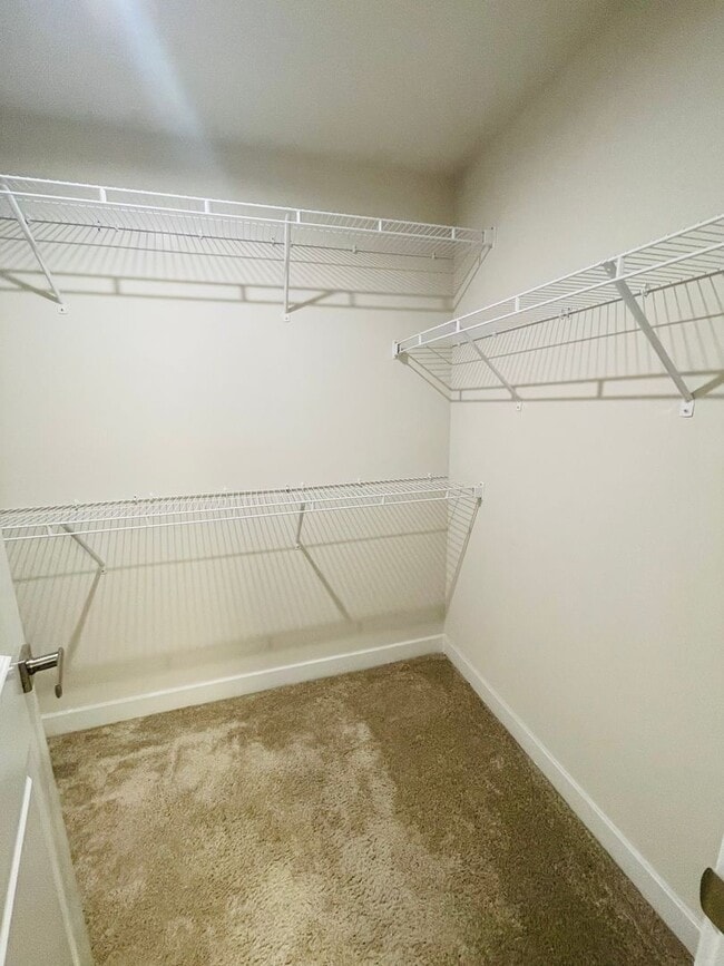 Building Photo - Sophisticated and Spacious 3BR-3.5 Bath To...