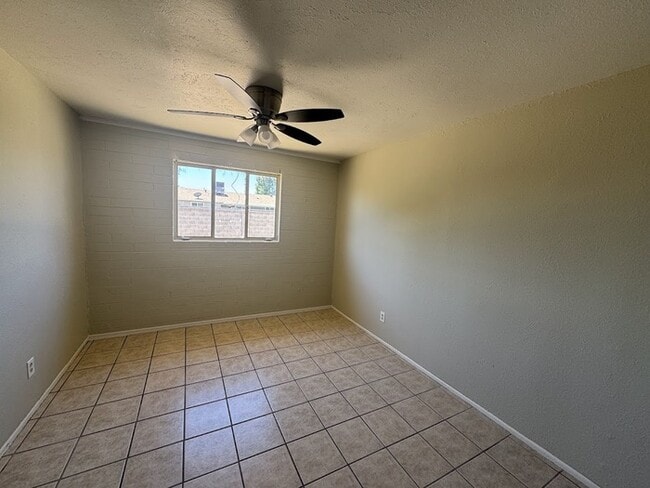 Building Photo - Maryvale 4 Bedroom